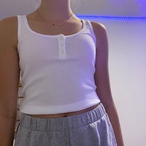 🌟 white tank
